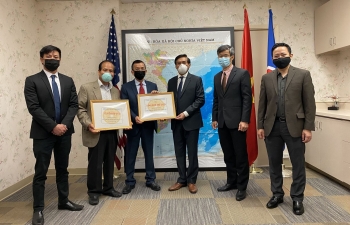 Vietnamese expats in US donate 200,000 USD to Vietnam’s COVID-19 relief efforts