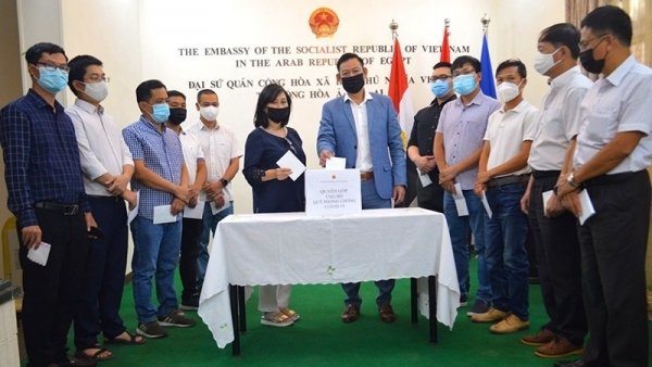 Vietnamese expats in Egypt contribute to COVID-19 vaccine fund