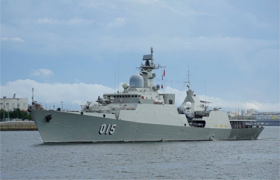 Biên đội tàu 015-Trần Hưng Đạo lễ duyệt binh kỷ niệm Ngày Hải quân Liên bang Nga ngày 25/7.