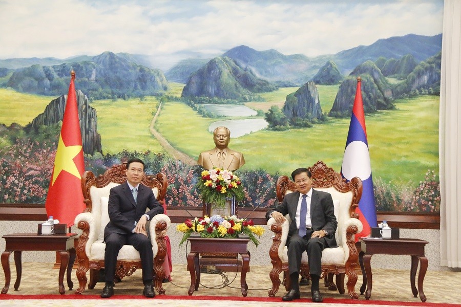 Vietnam’s senior officials visit Laos to attend celebrations of diplomatic ties anniversary