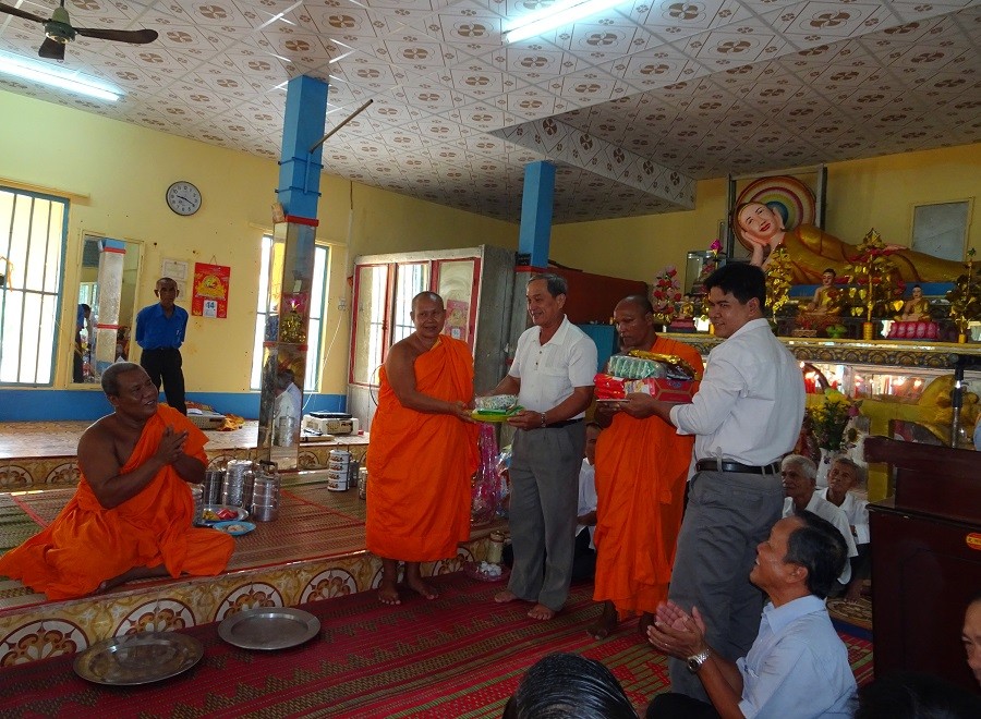 Soc Trang: Khmer people celebrate Sen Dolta festival