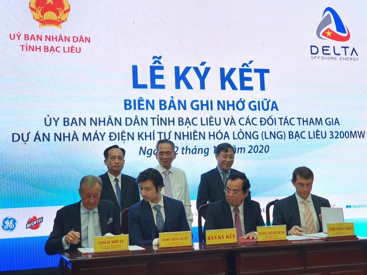 Lễ ký kết biên bản ghi nhớ giữa UBND tỉnh Bạc Liêu và nhà đầu tư  Dự án Nhà máy Điện khí tự nhiên hóa lỏng LNG. (Ảnh: Nhật Hồ)