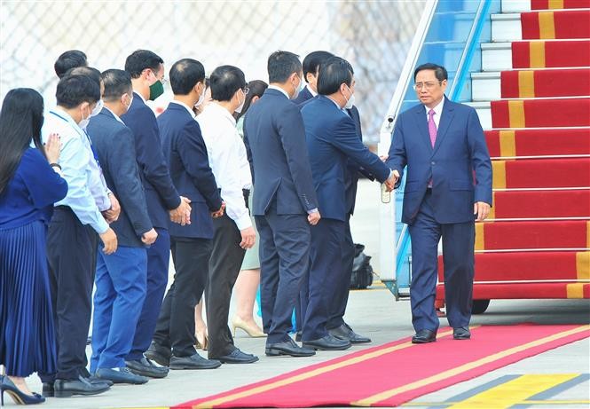 Thủ tướng Chính phủ Phạm Minh Chính tại sân bay Nội Bài (Hà Nội) trưa ngày 6/11. (Nguồn: TTXVN)