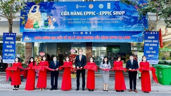 Quang Ninh-based shop displays innovative solutions for plastic pollution reduction