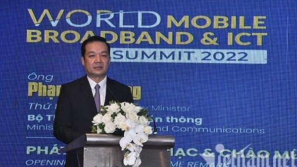 Summit discusses telecommunications infrastructure, digital content services