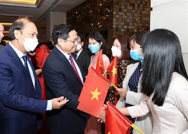 Prime Minister Chinh was welcomed by officials from the Vietnamese Embassy in the US. (Photo: VNA)