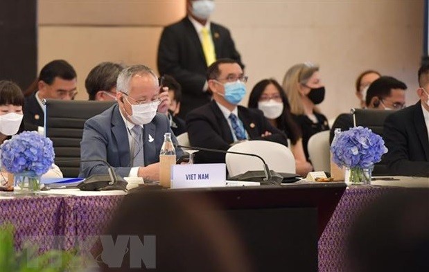 Deputy Minister of Industry and Trade Tran Quoc Khanh  at the 28th MRT meeting. (Photo: VNA)