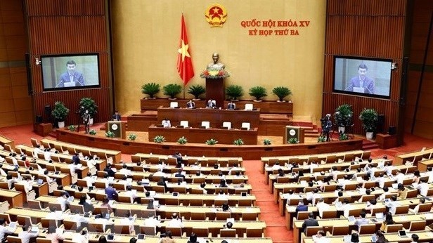Vietnamese legislators discuss major road projects