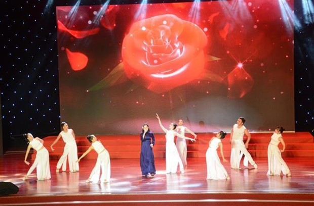 A performance at the programme in Da Nang on August 9 (Photo: VNA)