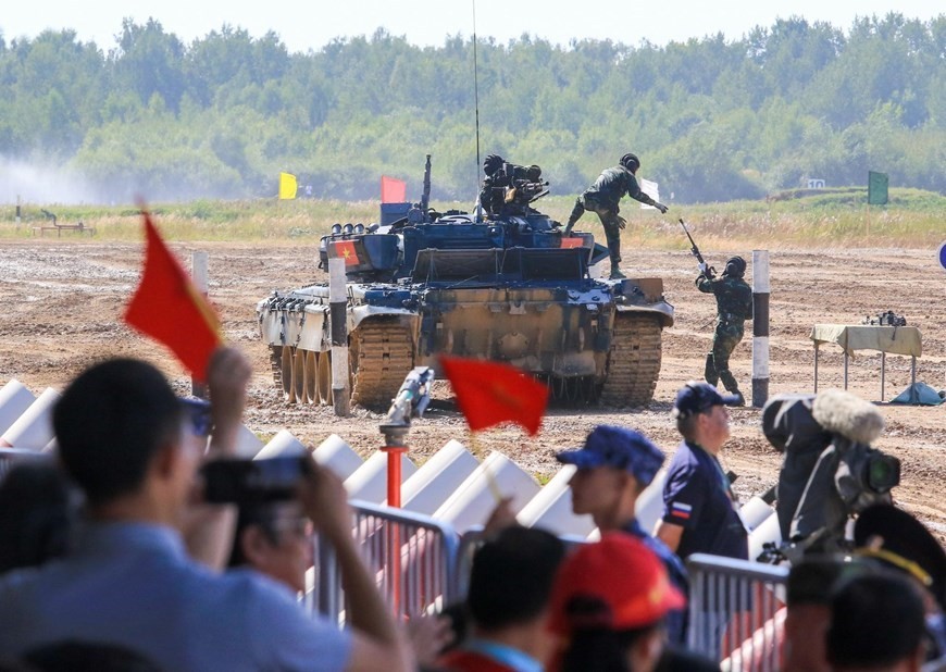 Crew No. 2 of Vietnamese tank team competes at Army Games 2022