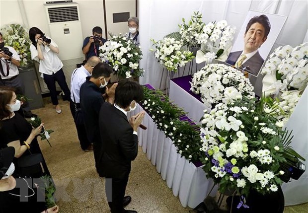 President leaves Hanoi to attend funeral for late Japanese PM Abe Shinzo