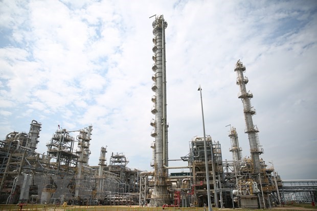 Dung Quat refinery surpasses nine-month production target