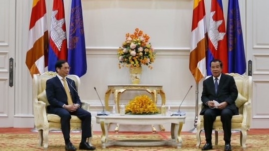 Foreign Minister pays courtesy call to Cambodian Prime Minister