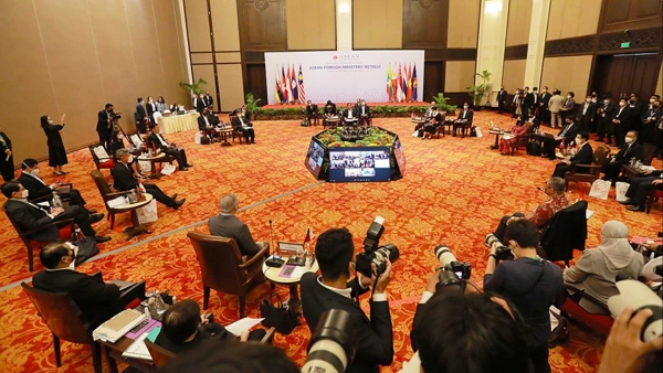 Viet Nam calls for enhanced solidarity to build strong, resilient ASEAN Community