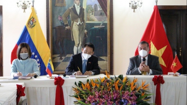 Ambassador Le Viet Duyen promotes business cooperation with Venezuelan state