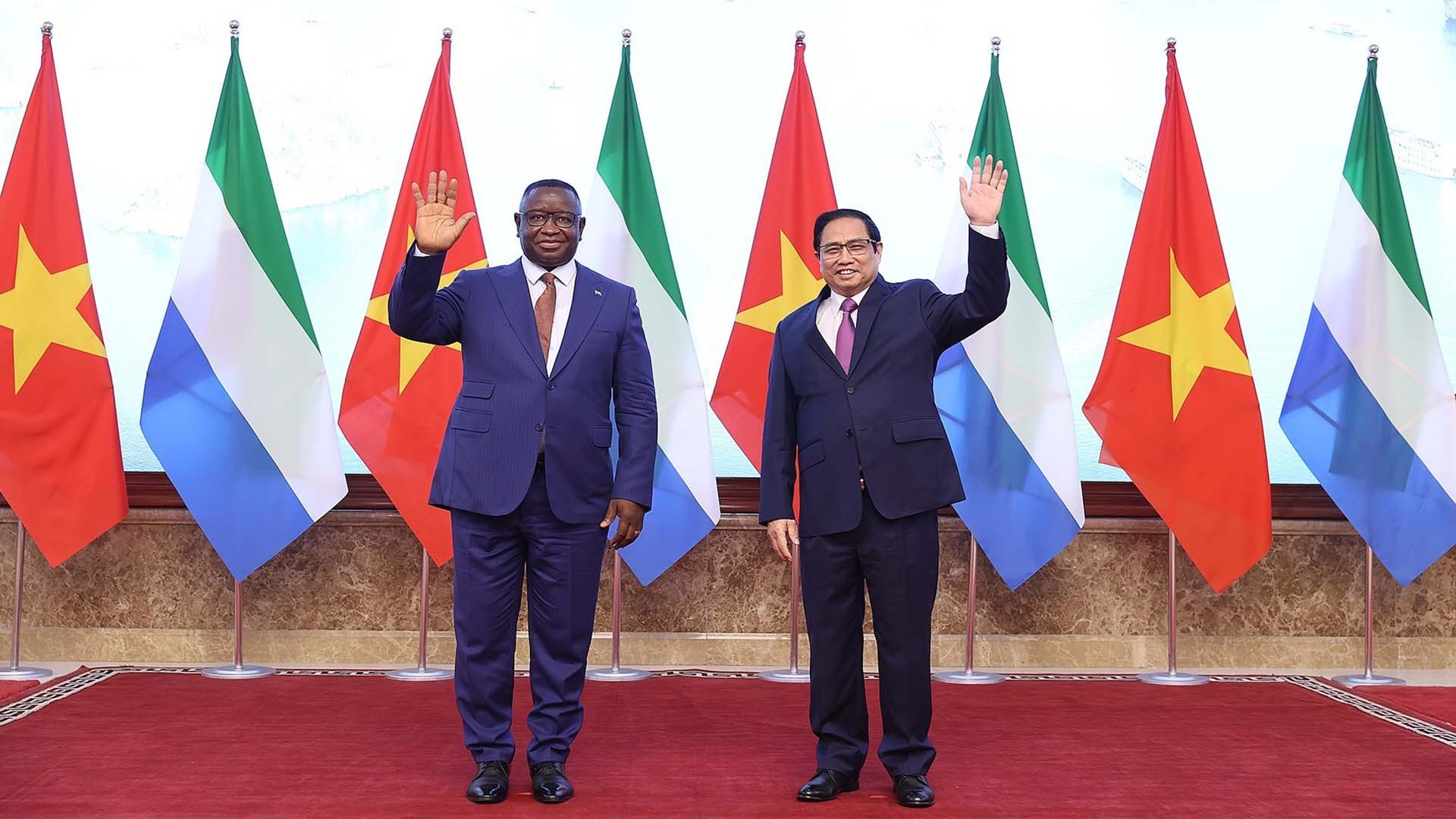 Thủ tướng Phạm Minh Chính và Tổng thống Cộng hòa Sierra Leone Julius Maada Bio. (Nguồn: TTXVN)