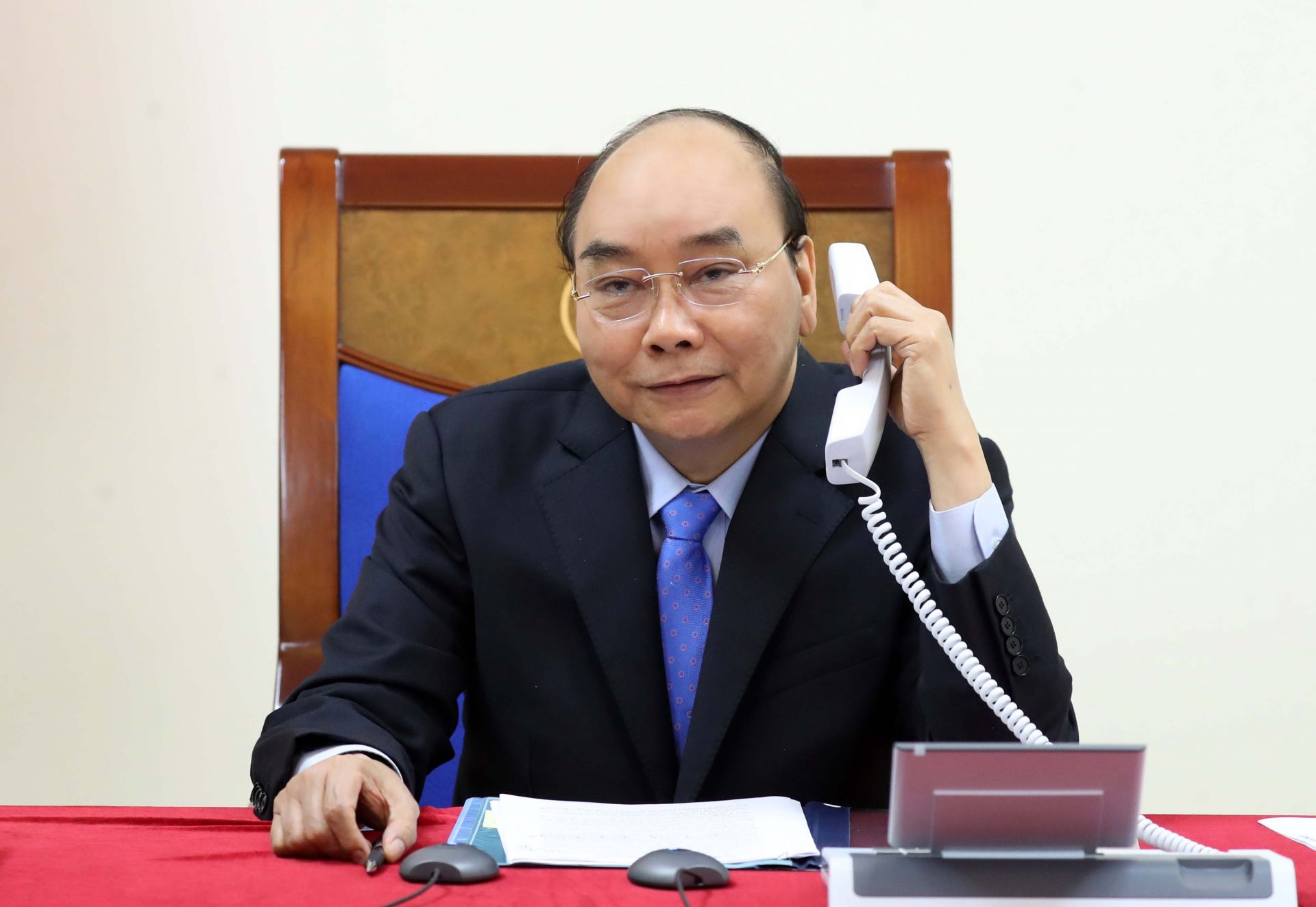 pm phuc holds phone talks with indian counterpart over covid 19 fight bilateral ties