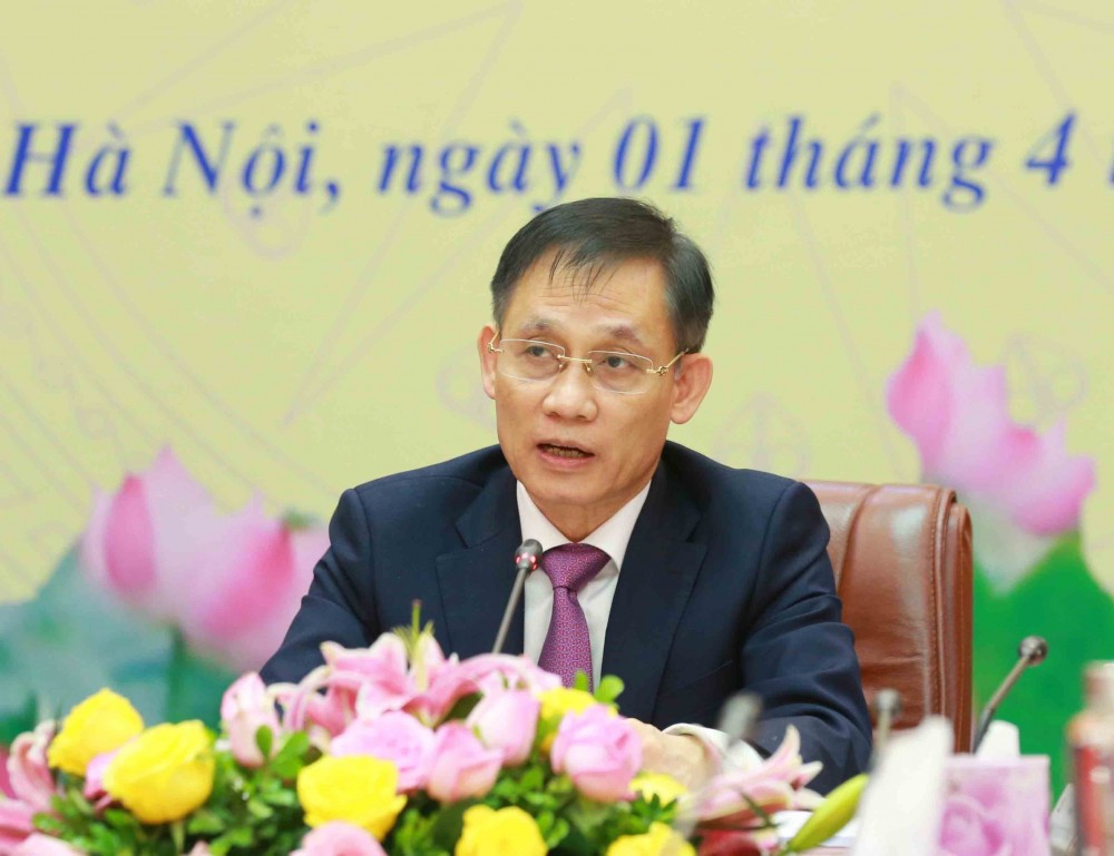 Viet Nam prioritises special solidarity with Laos: Chairman Le Hoai Trung