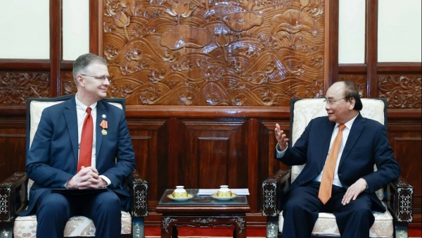 State President Nguyen Xuan Phuc hosts outgoing US Ambassador Daniel Kritenbrink
