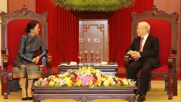 Viet Nam gives highest priority to relations with Laos: Party chief