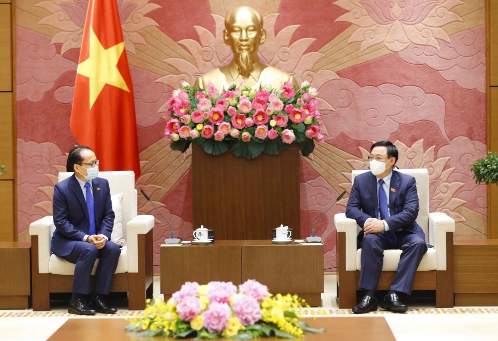 Viet Nam gives high priority to relations with Cambodia: top legislator
