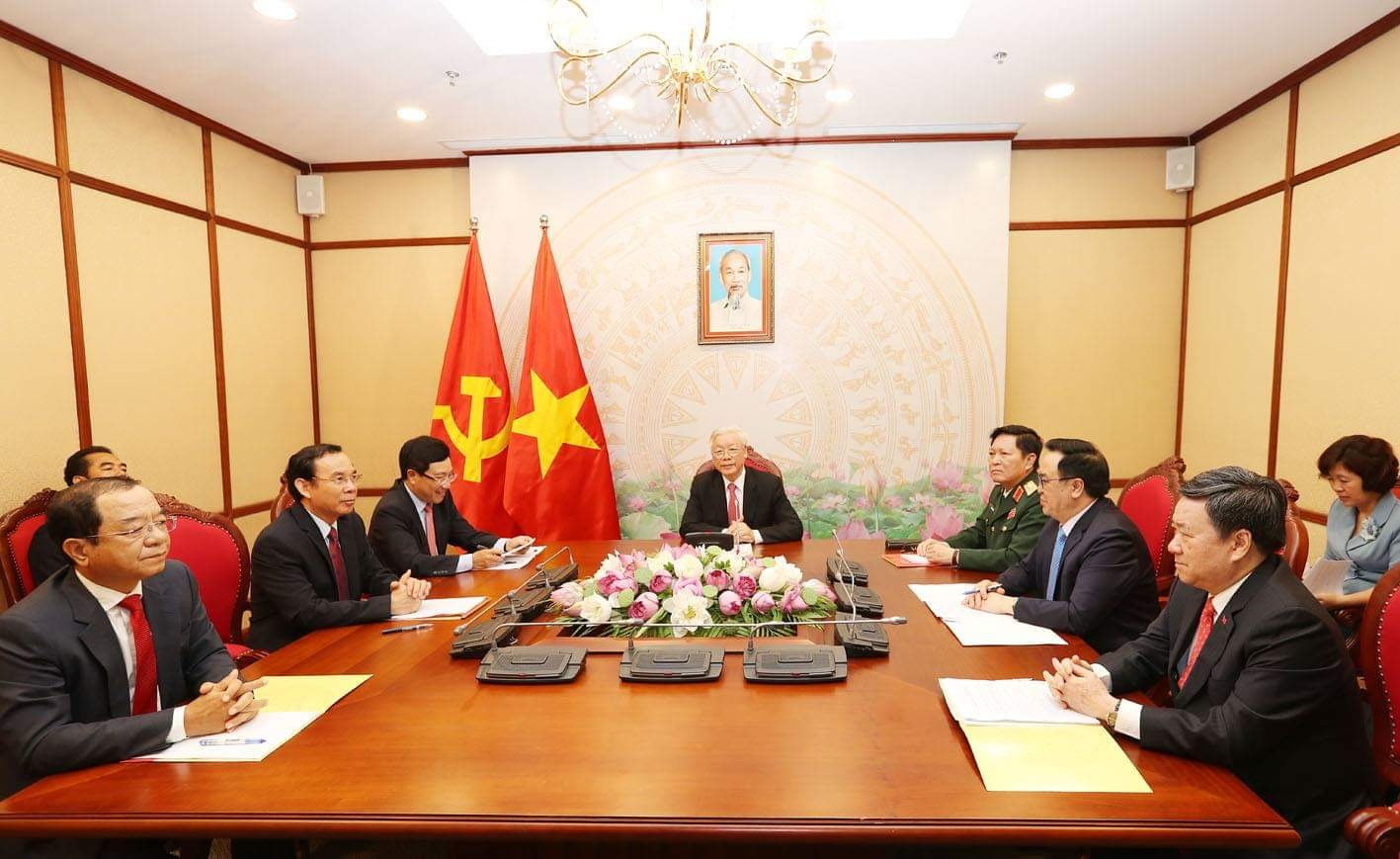top vietnamese leader holds phone talks with russian president