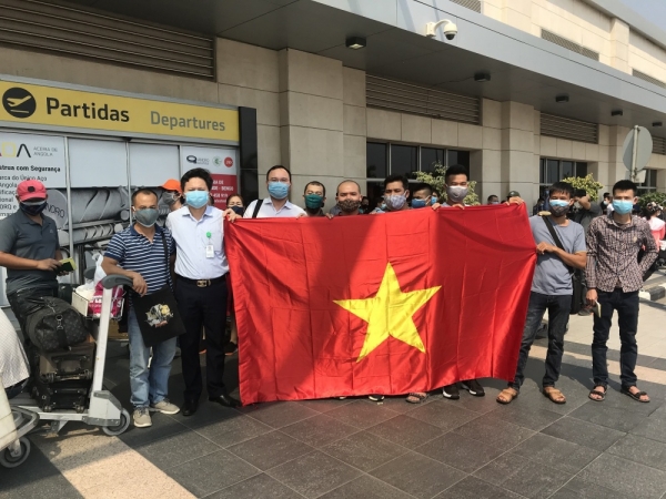 More than 300 Vietnamese citizens repatriated from Angola on June 19