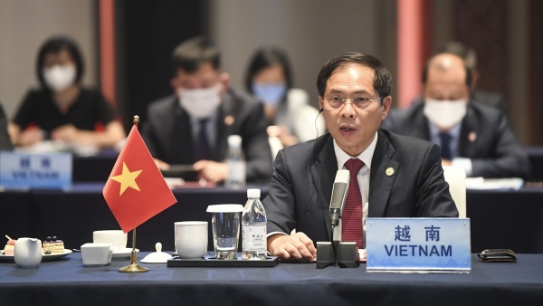Viet Nam attends Special ASEAN-China Foreign Ministers' Meeting