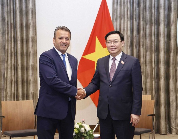 NA Chairman receives leaders of Hungarian companies operating in Vietnam