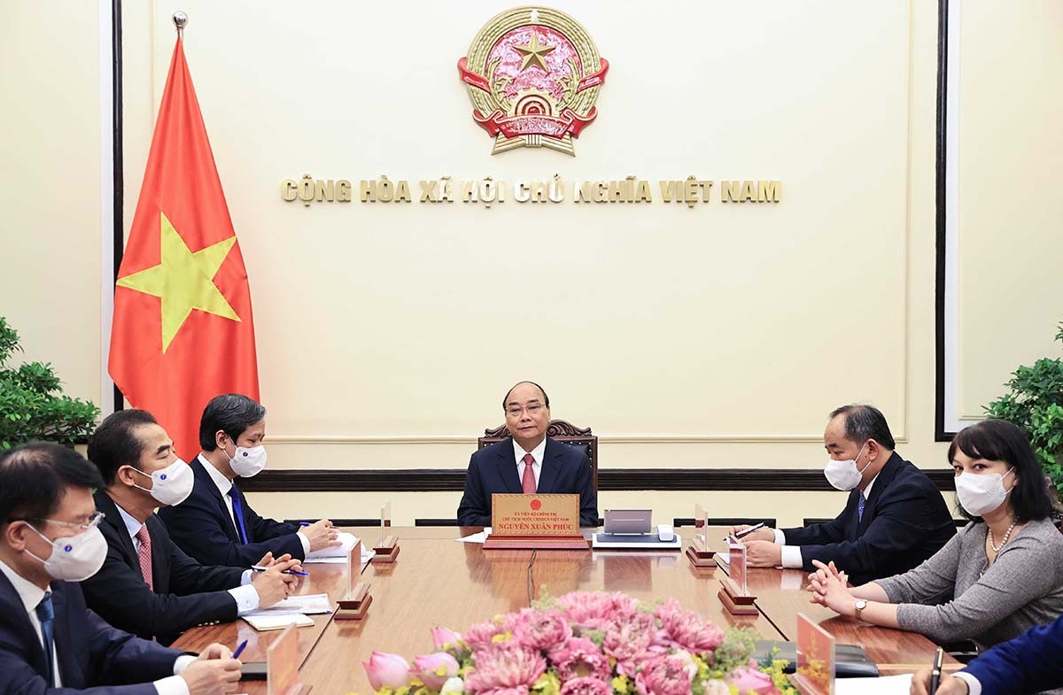 Vietnamese President holds phone talks with Romanian counterpart