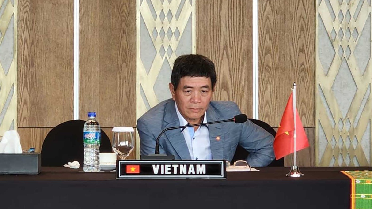 Vietnam attends various ASEAN connectivity events held in Cambodia
