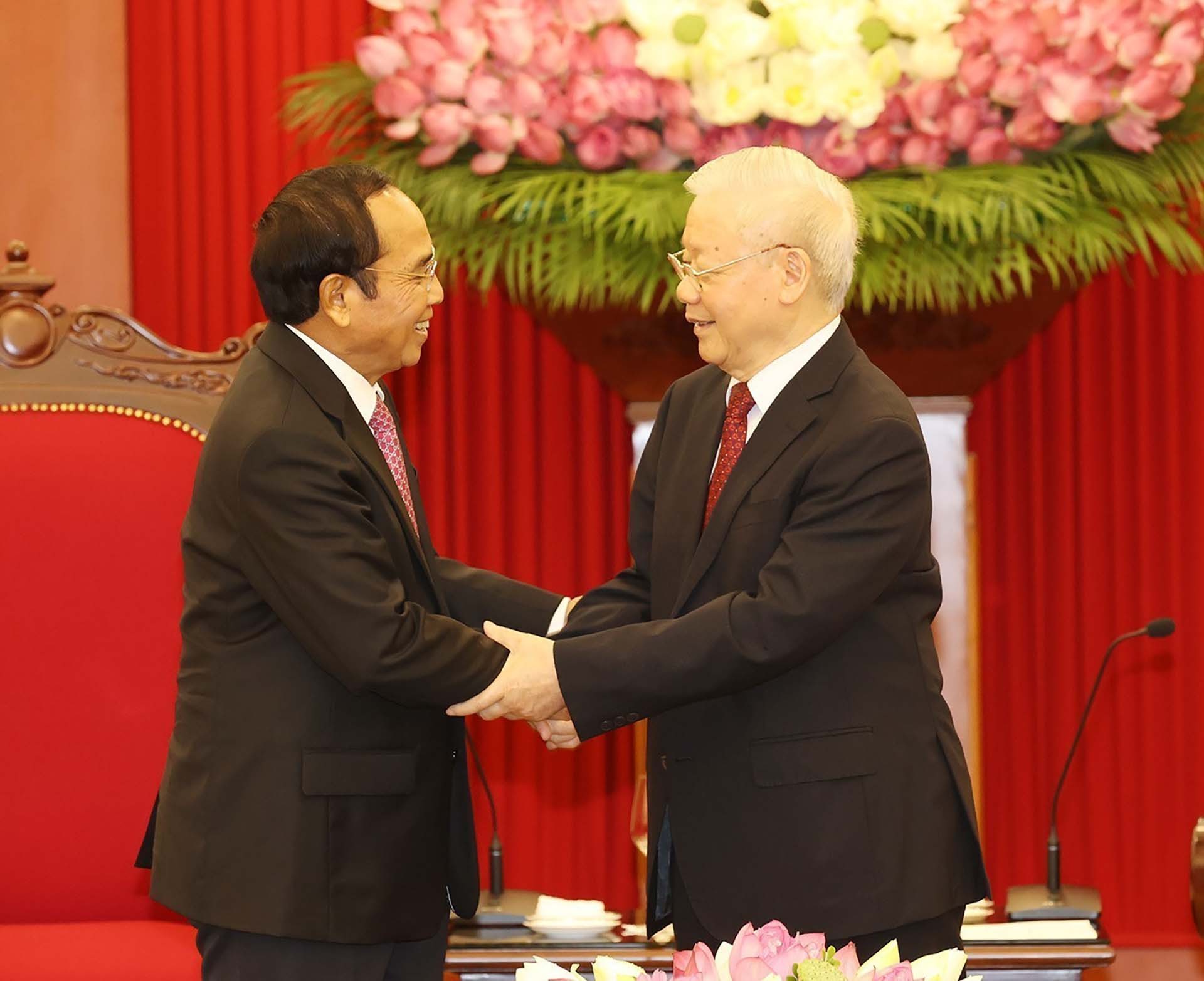 Tổng Bí thư Nguyễn Phú Trọng tiếp Thường trực Ban Bí thư, Phó Chủ tịch nước Lào Bounthong Chitmany