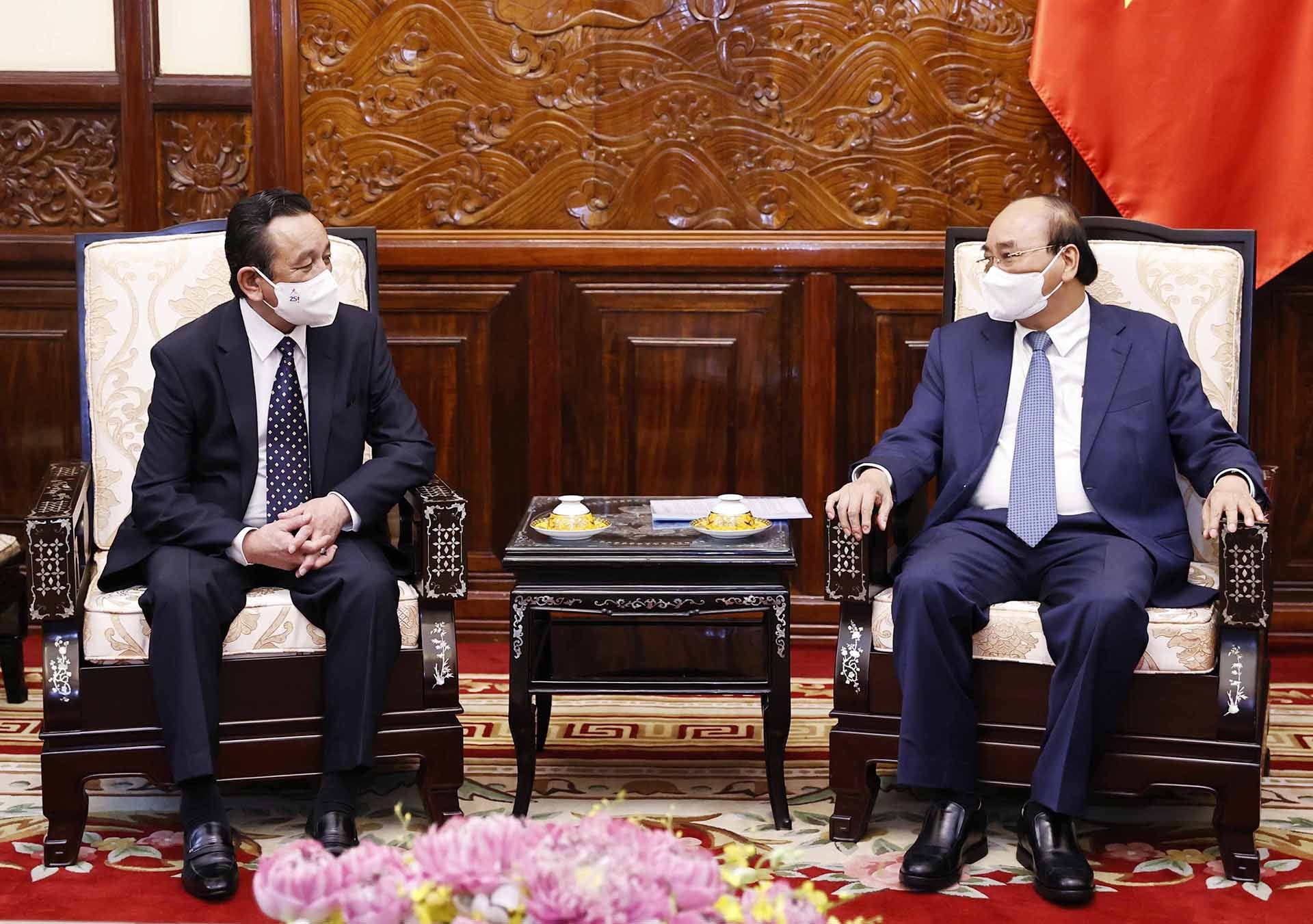 President Nguyen Xuan Phuc receives outgoing Mongolian Ambassador Bilegdorj Dash