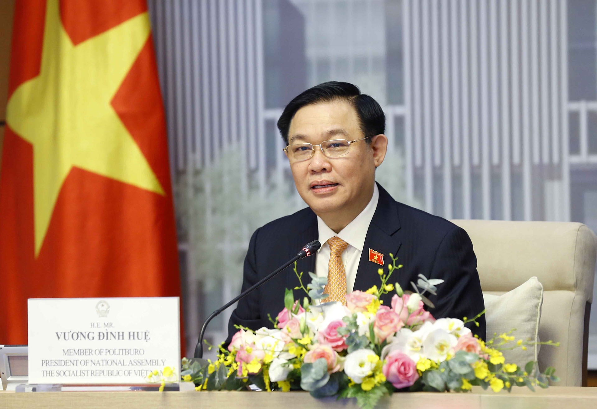 Vietnamese, Thai top legislators hold online talks