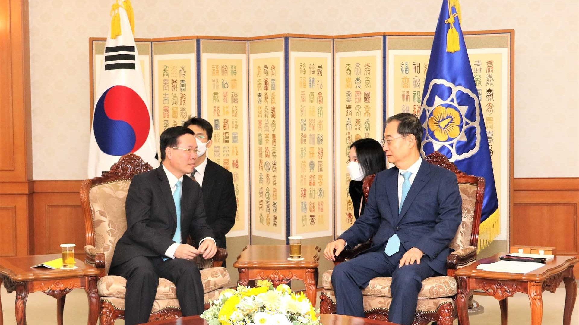 Vietnamese Party official meets with RoK Prime Minister