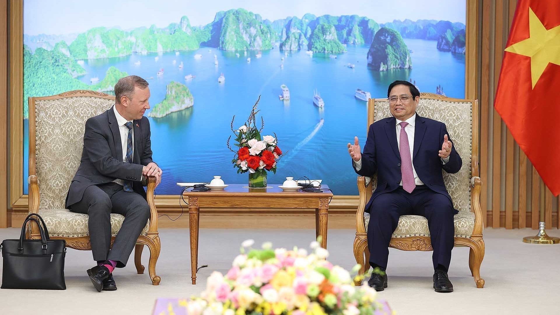 PM receives outgoing British Ambassador