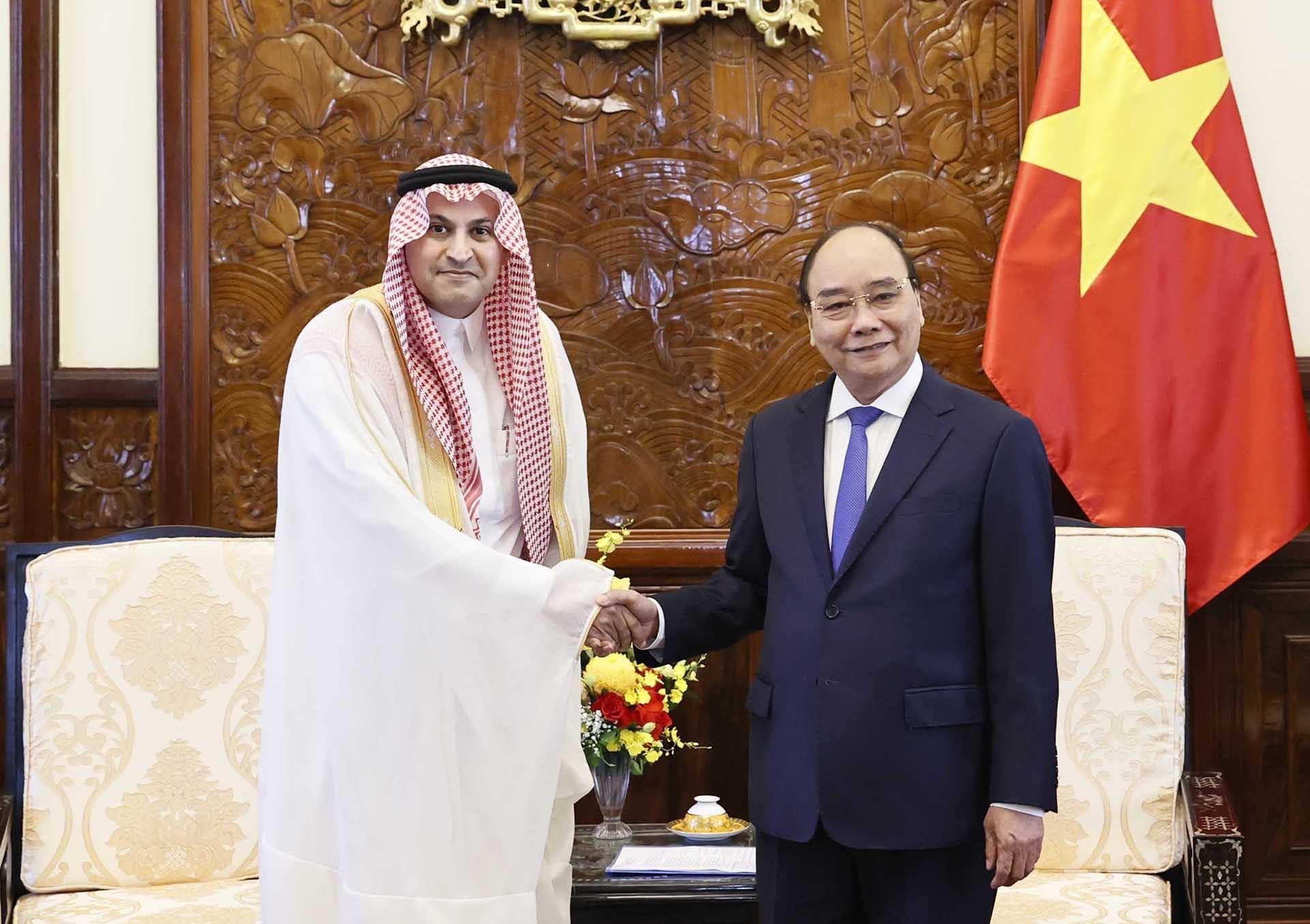 Chủ tịch nước Nguyễn Xuân Phúc tiếp Đại sứ Vương quốc Saudi Arabia Mohammed Ismaeil A.Dahlwy. (Nguồn: TTXVN)