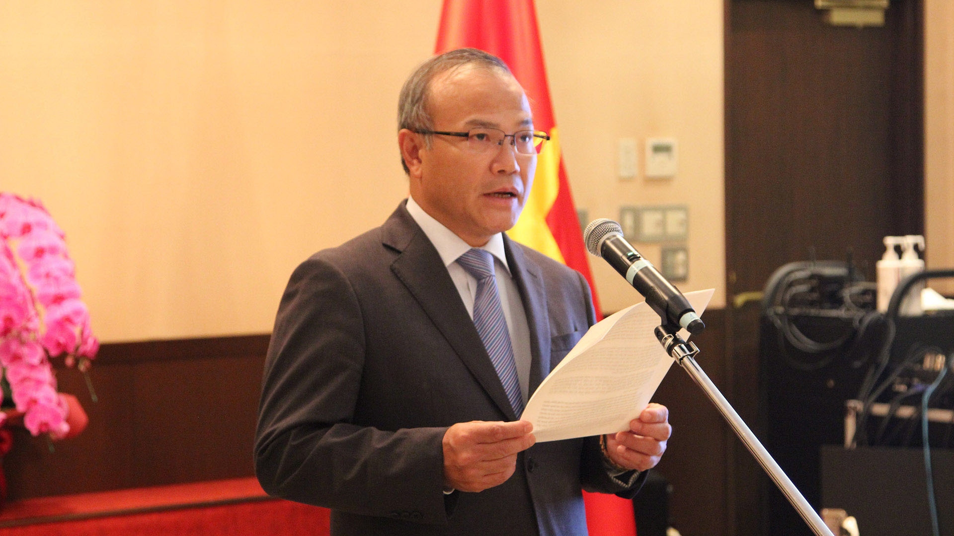 Đại sứ Việt Nam tại Nhật Bản Vũ Hồng Nam phát biểu tại lễ kỷ niệm. (Nguồn: TTXVN)