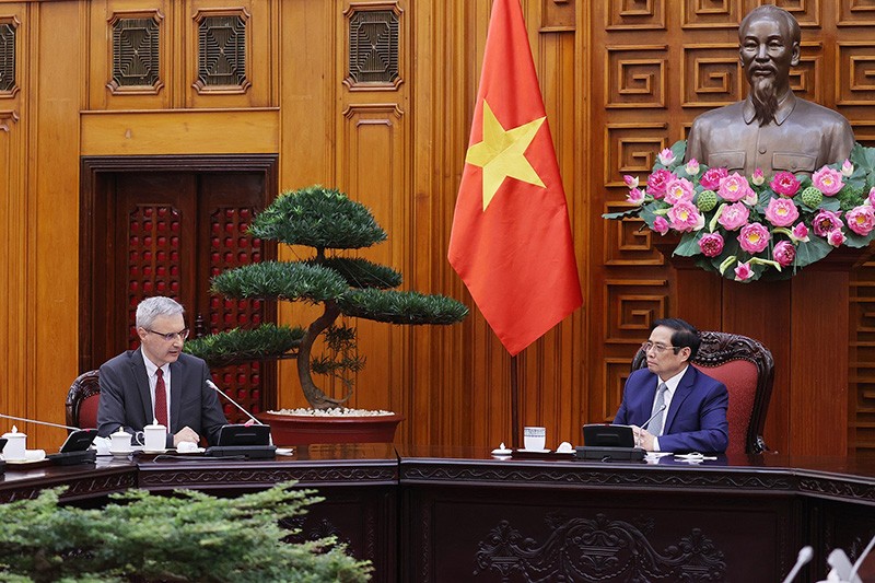 Viet Nam always considers France an important partner in its foreign policy: PM