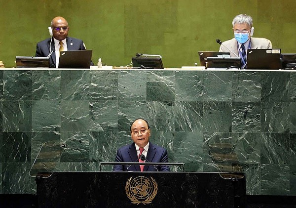 Viet Nam cooperates with nations to prevail over COVID-19 pandemic, build peaceful, prosperous world: President
