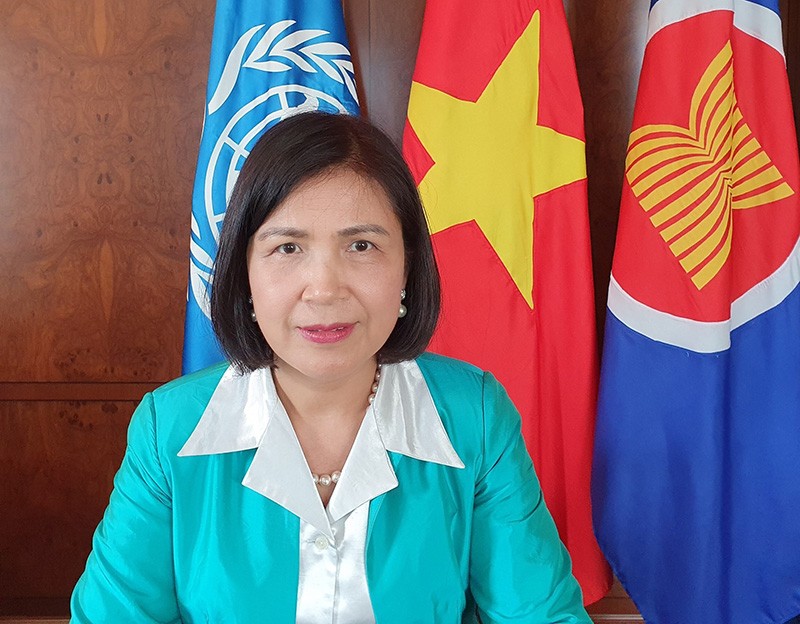 Đại sứ Lê Thị Tuyết Mai, Trưởng Phái đoàn thường trực Việt Nam bên cạnh LHQ, Tổ chức Thương mại Thế giới (WTO) và các tổ chức quốc tế khác tại Geneva.