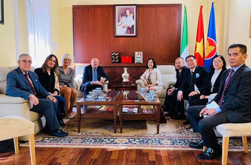 Italy wishes to promote relations with Viet Nam