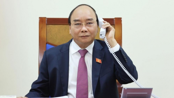 Vietnamese, Lao Prime Ministers hold phone talks