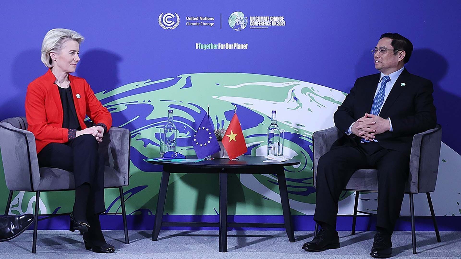 Prime Minister Pham Minh Chinh meets with Australian counterpart, EC President on sidelines of COP26