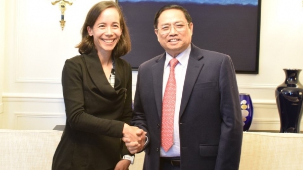 Prime Minister Pham Minh Chinh meets COVAX Facility Managing Director Aurélia Nguyen