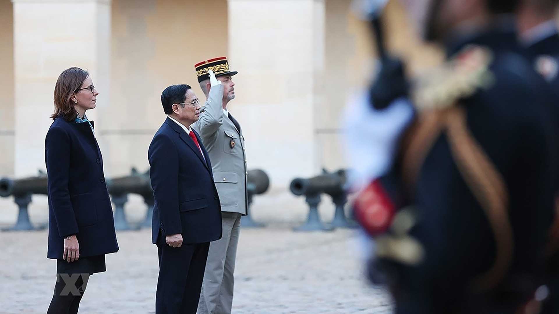 Welcome ceremony for PM Pham Minh Chinh in Paris