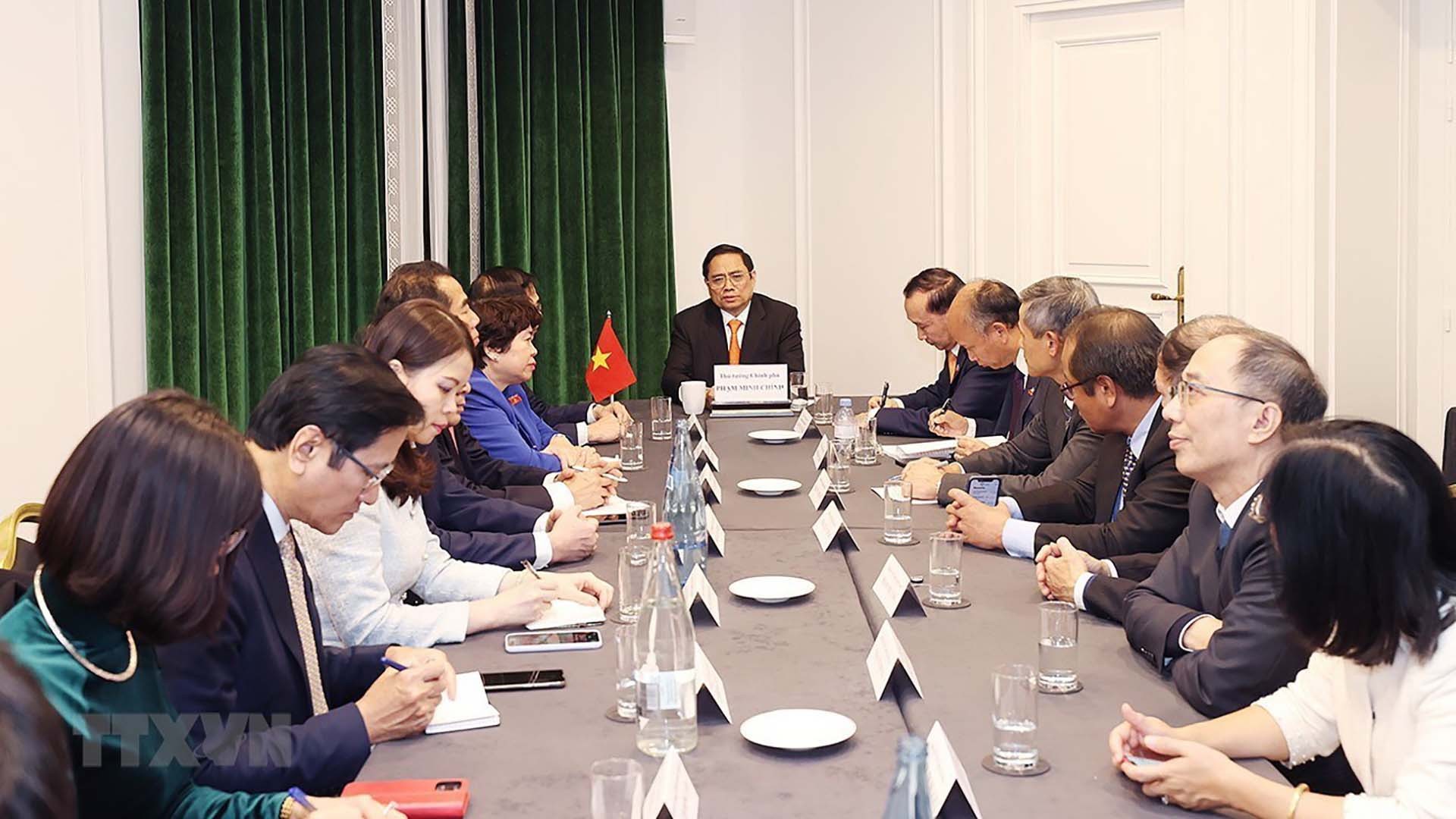 Prime Minister Pham Minh Chinh continues activities in Paris