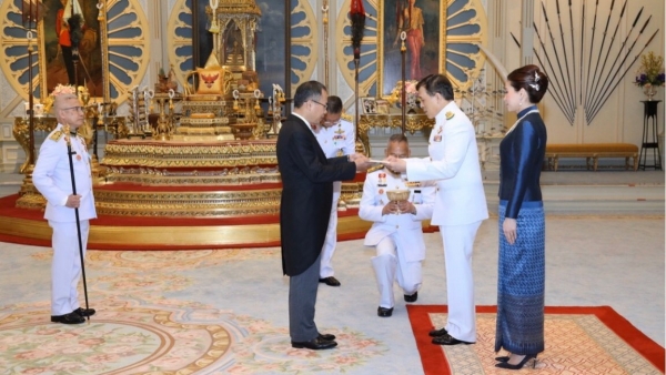 Thai King confident on growth of Viet Nam-Thailand ties