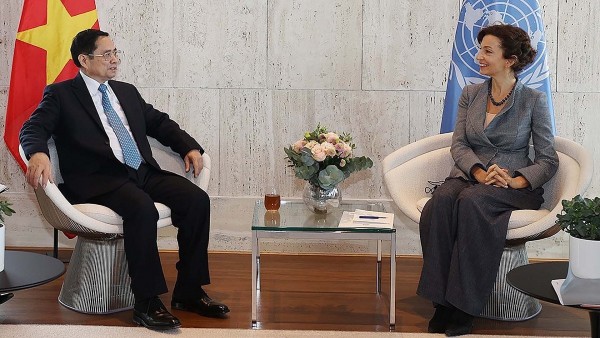 Prime Minister Pham Minh Chinh meets Director-General of UNESCO