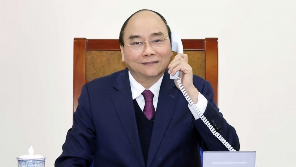 Prime Minister Nguyen Xuan Phuc hold phone talks with US President